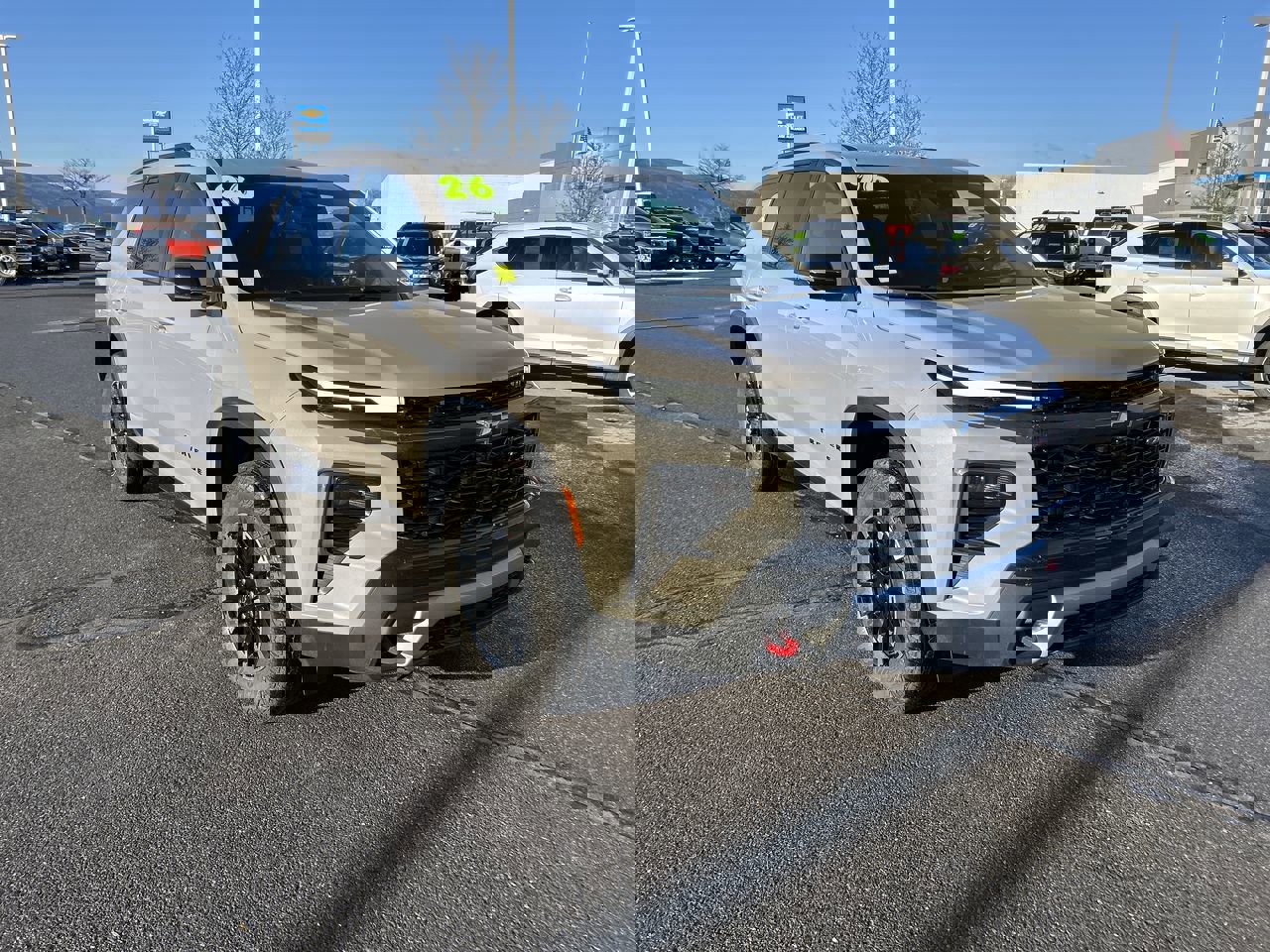 New 2026 Chevrolet Traverse Z71 w/ Driver Confidence Package image 1