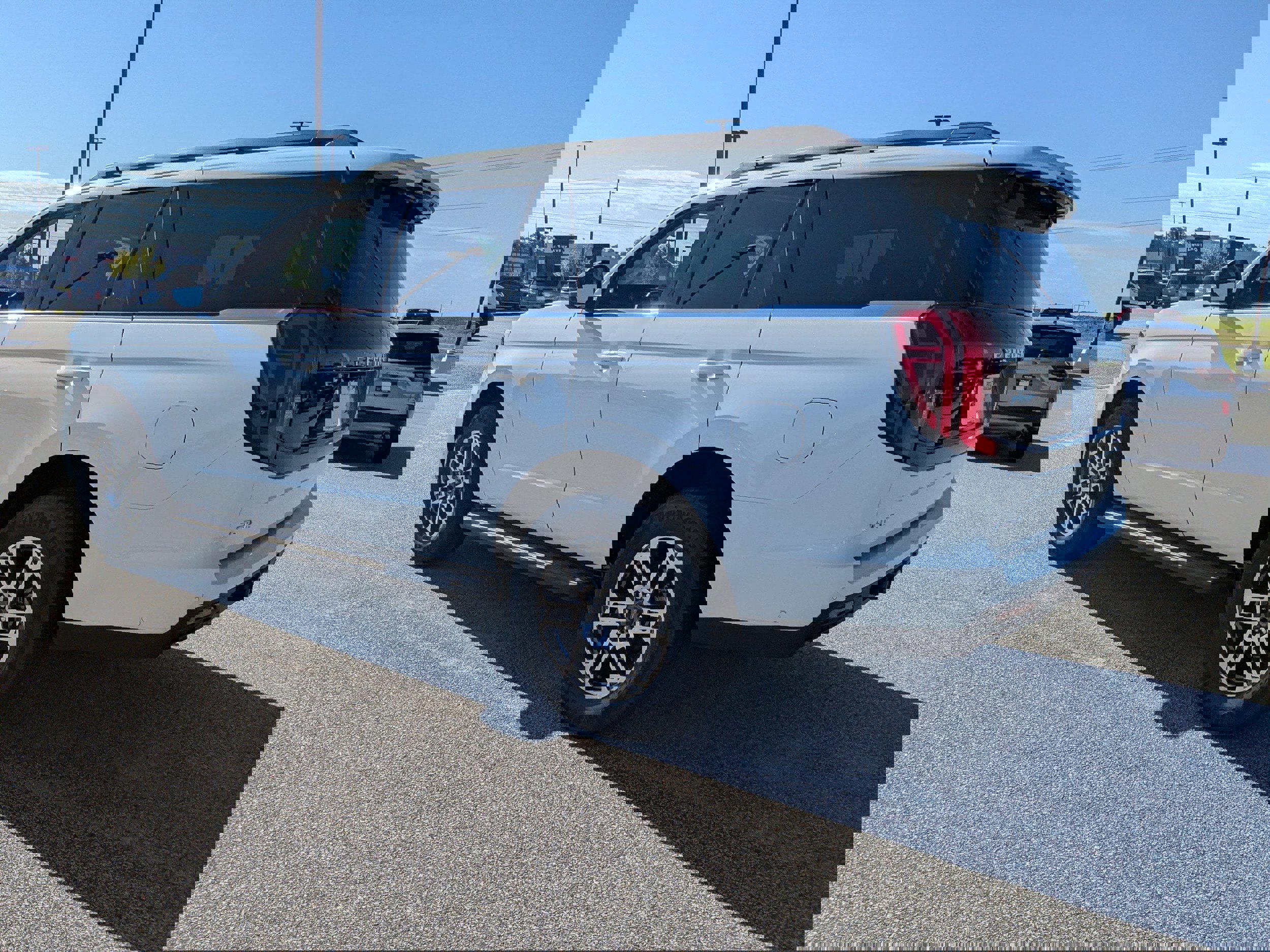 New 2025 Ford Expedition Active image 6