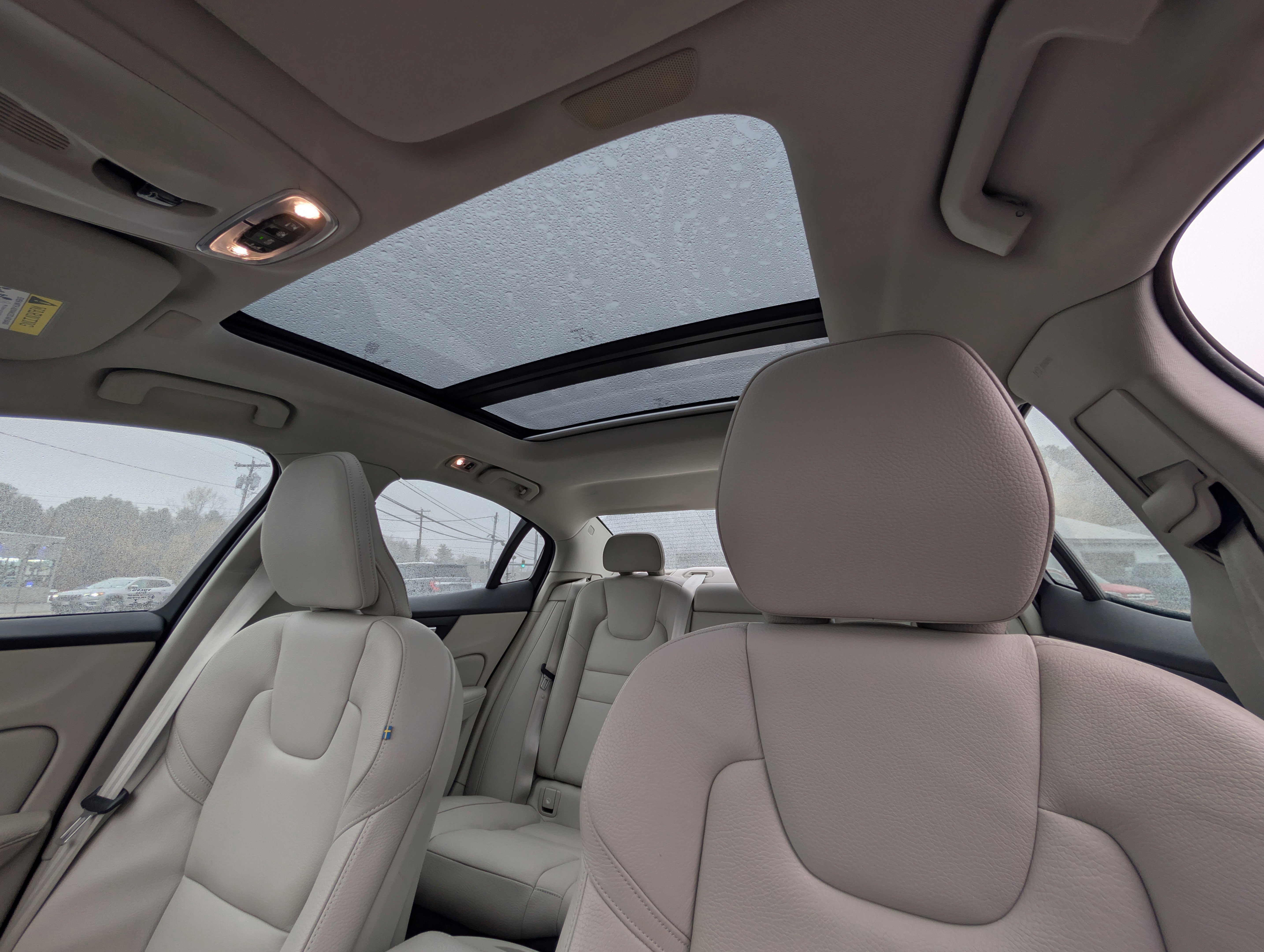 Used 2020 Volvo S60 T6 Momentum image 6