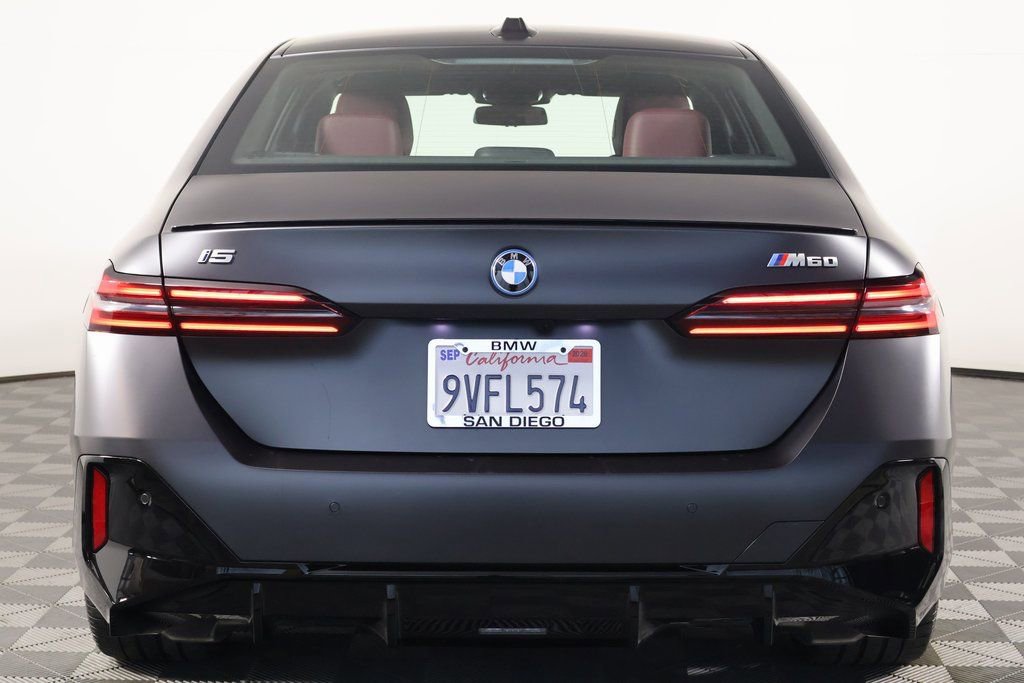 Used 2025 BMW i5 M60 w/ Premium Package image 5