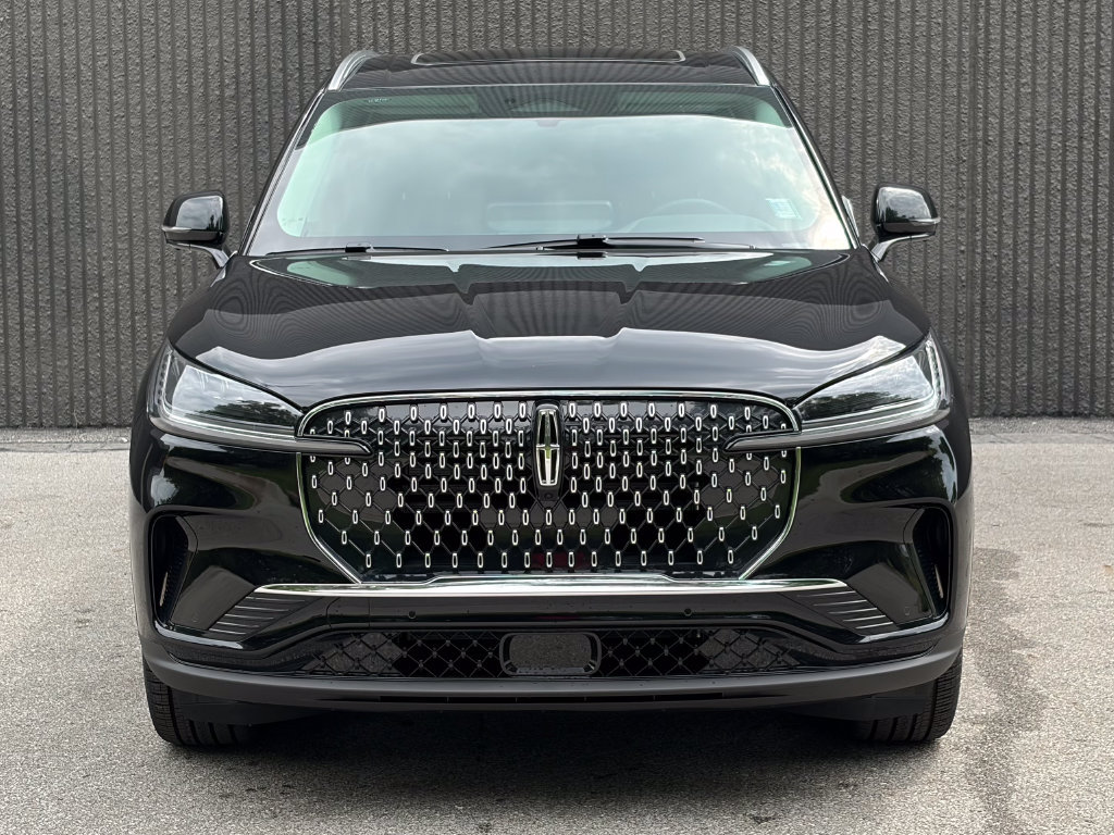 New 2026 Lincoln Aviator AWD image 3