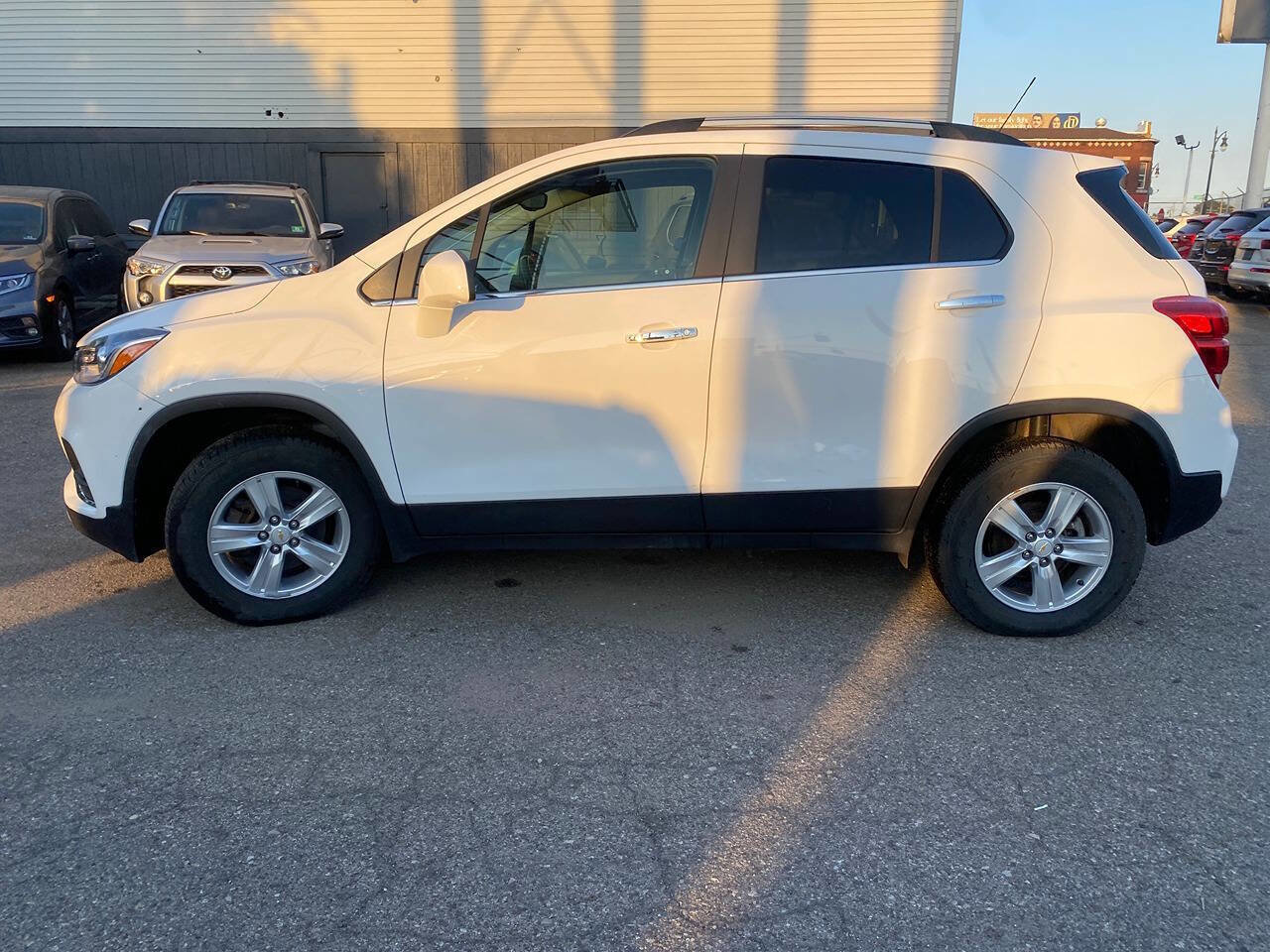 Used 2019 Chevrolet Trax LT w/ LT Convenience Package image 11