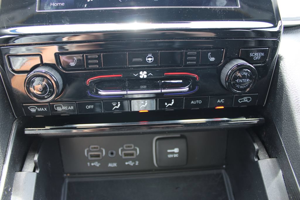 Used 2024 Jeep Grand Cherokee Altitude AWD/4WD image 47