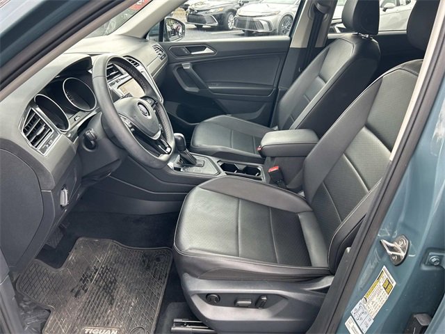 Used 2021 Volkswagen Tiguan SE image 21
