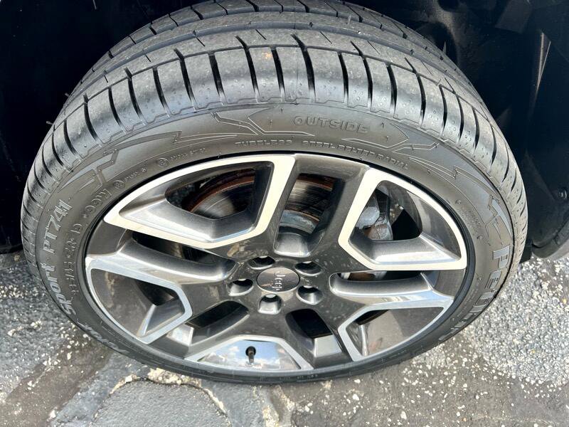 Used 2021 Jeep Renegade Sport image 21