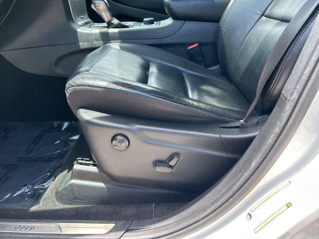 Used 2022 Jeep Grand Cherokee Limited AWD/4WD image 10