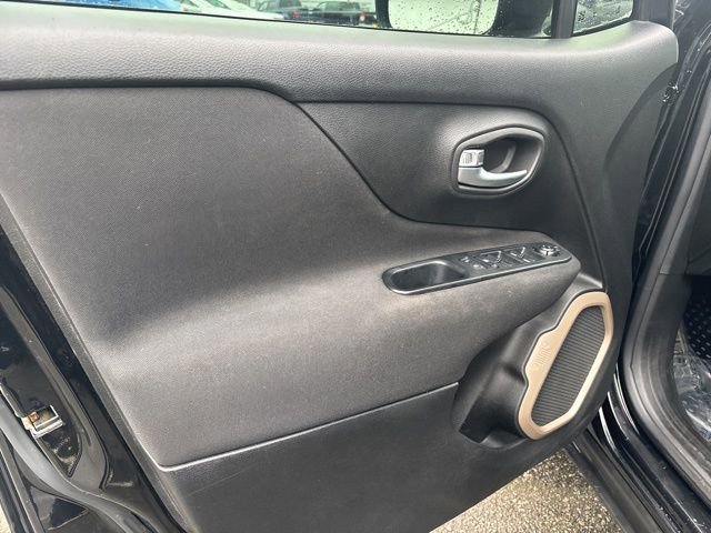 Used 2017 Jeep Renegade Sport w/ Power & Air Group image 19