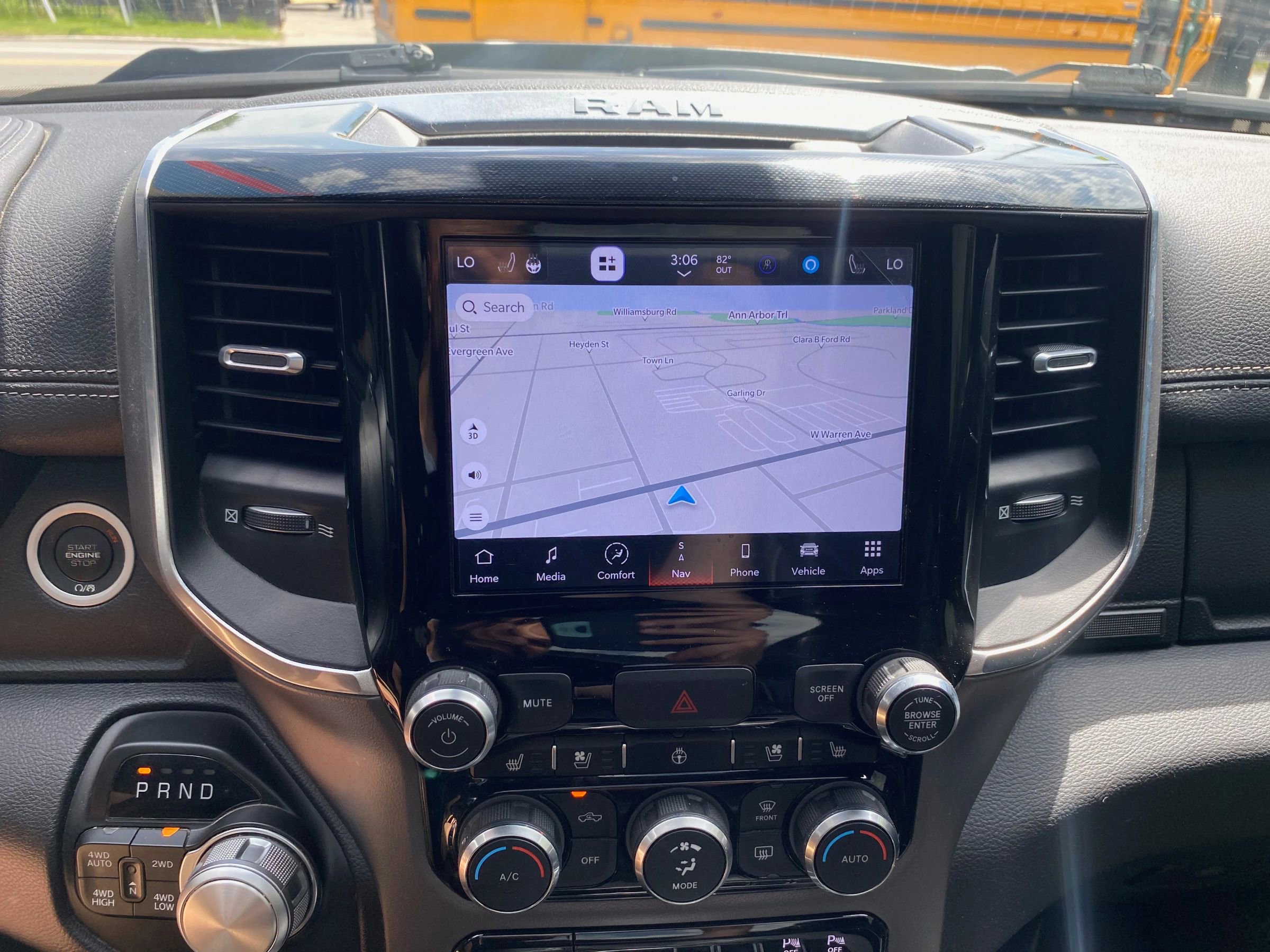 Used 2022 RAM 1500 Laramie w/ Sport Appearance Package image 18