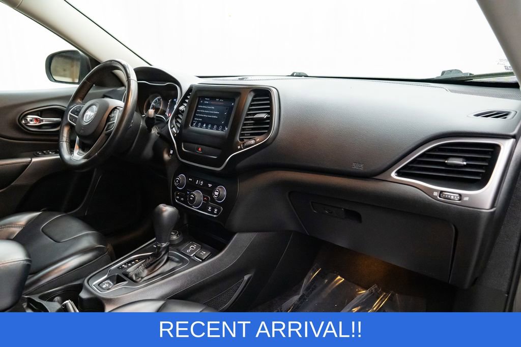 Used 2019 Jeep Cherokee Latitude Plus w/ Cold Weather Group image 28
