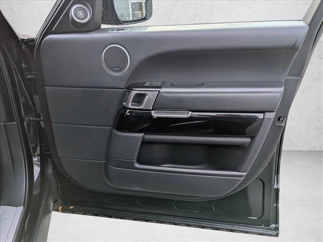 Used 2016 Land Rover Range Rover HSE image 22