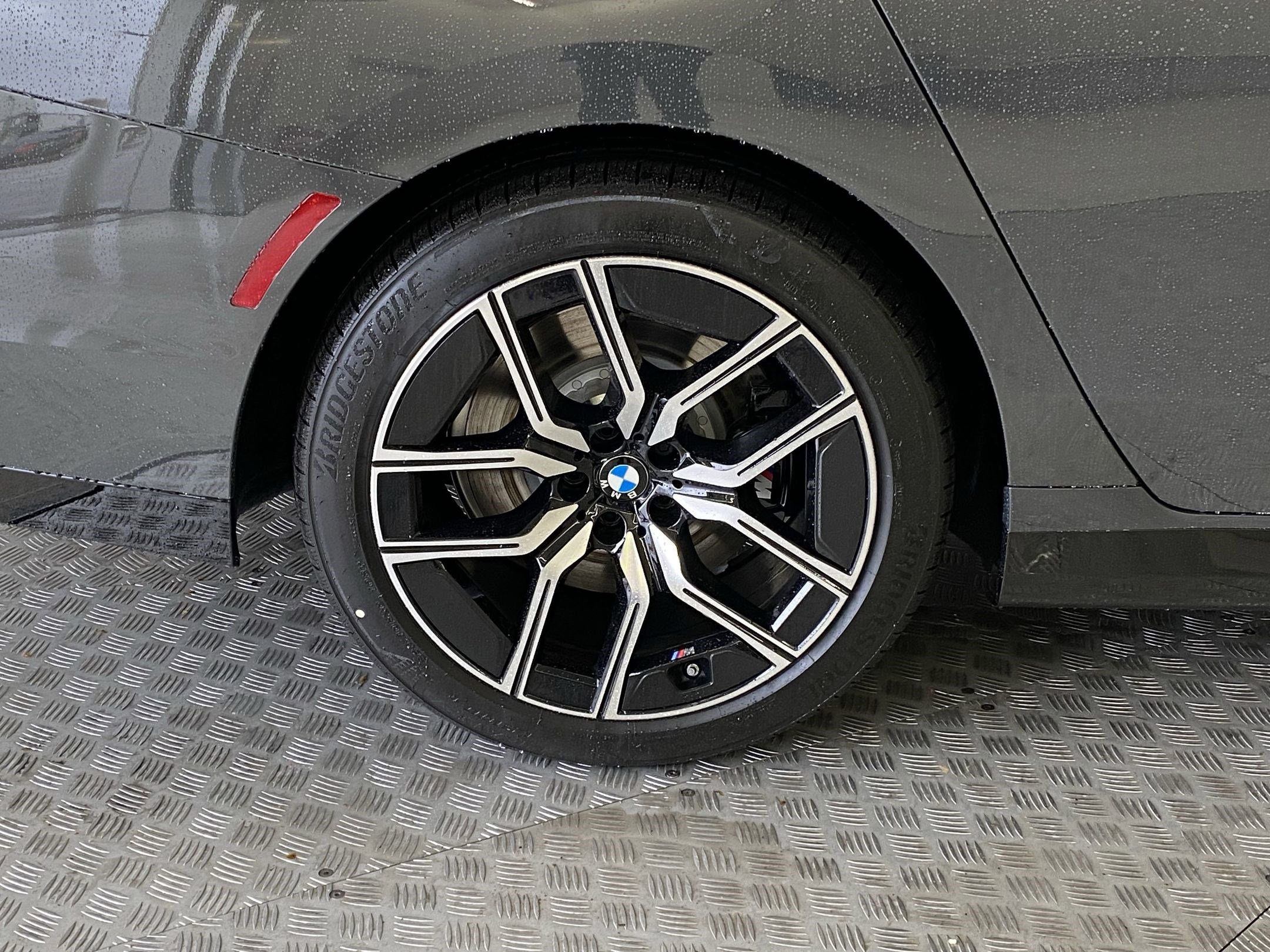 Used 2025 BMW 740i xDrive image 10