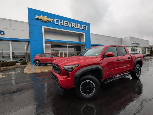 Used 2024 Toyota Tacoma TRD Off-Road image 28