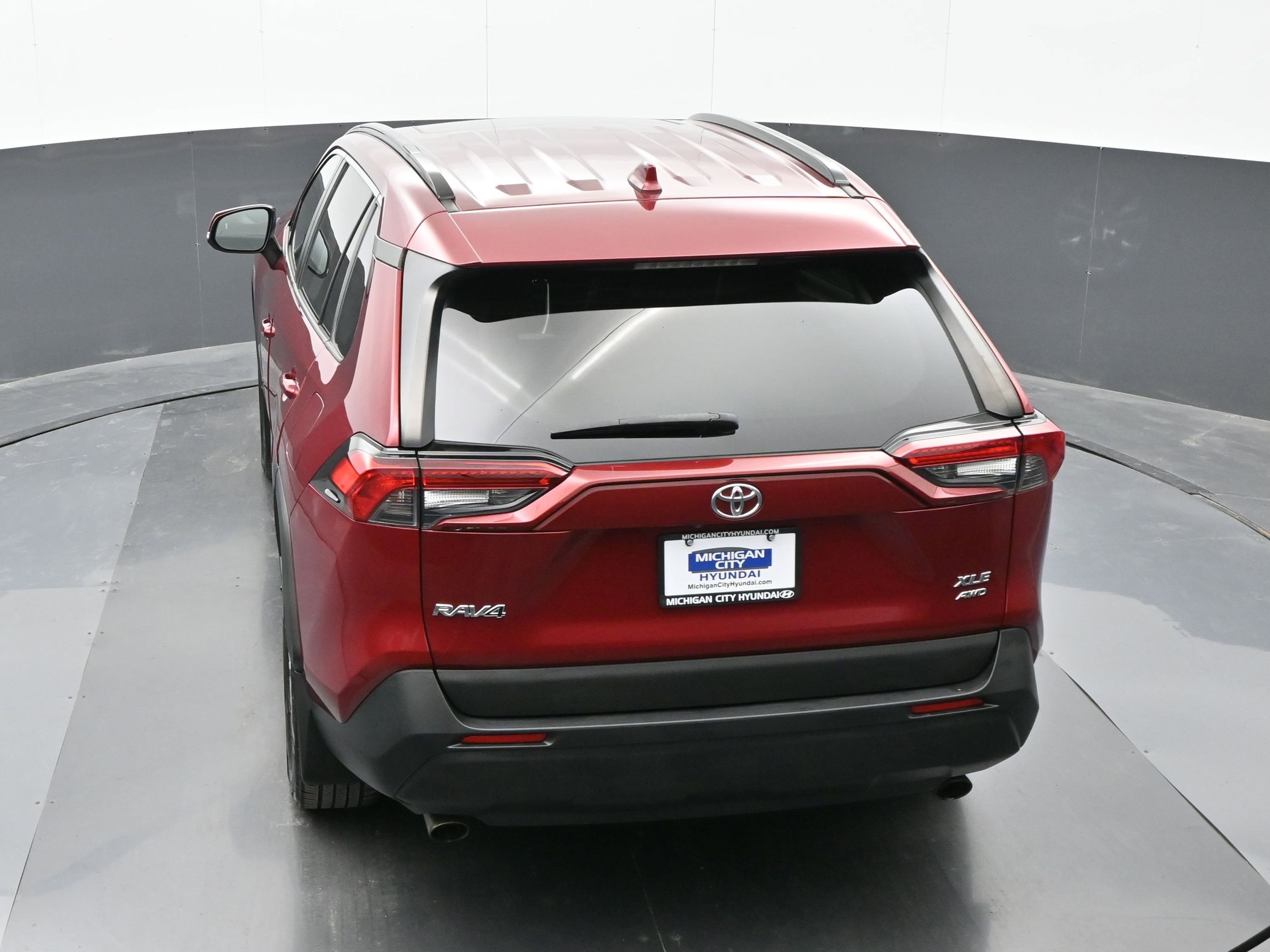 Used 2021 Toyota RAV4 XLE Premium image 30