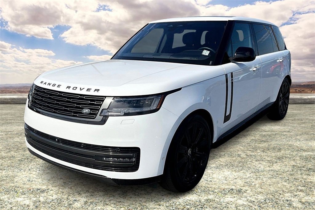 Used 2023 Land Rover Range Rover Long Wheelbase SE image 3