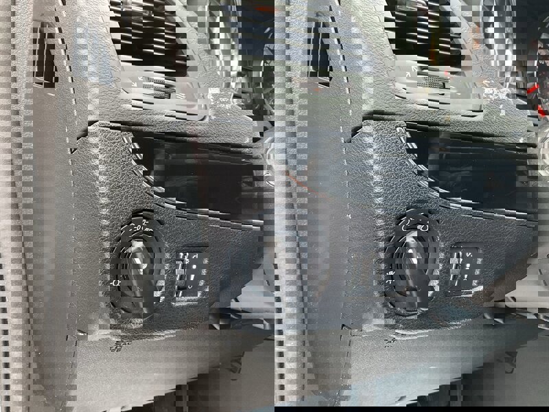 Used 2017 Dodge Grand Caravan SE image 26