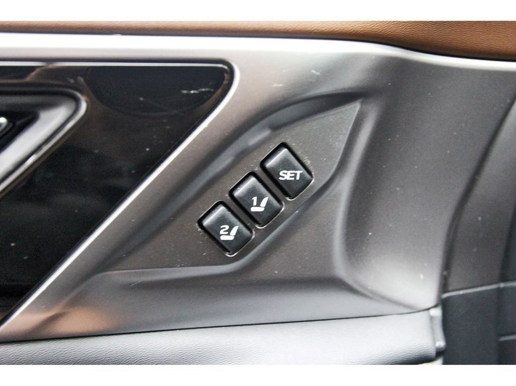 Used 2025 Subaru Outback Touring AWD/4WD image 21