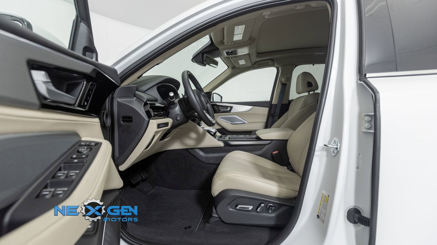 Used 2025 Acura MDX w/ Technology Package image 11