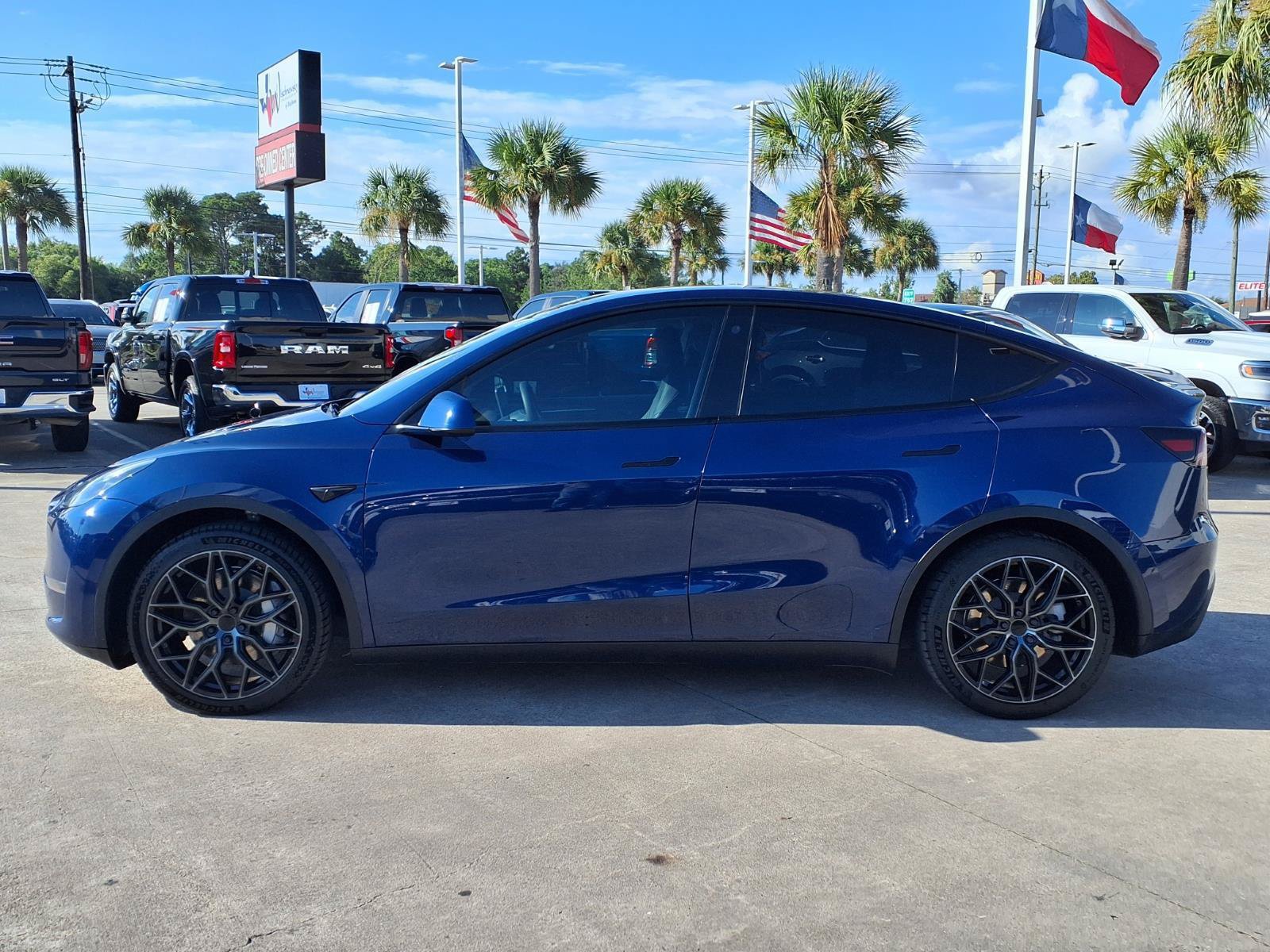 Used 2023 Tesla Model Y Long Range AWD/4WD image 9