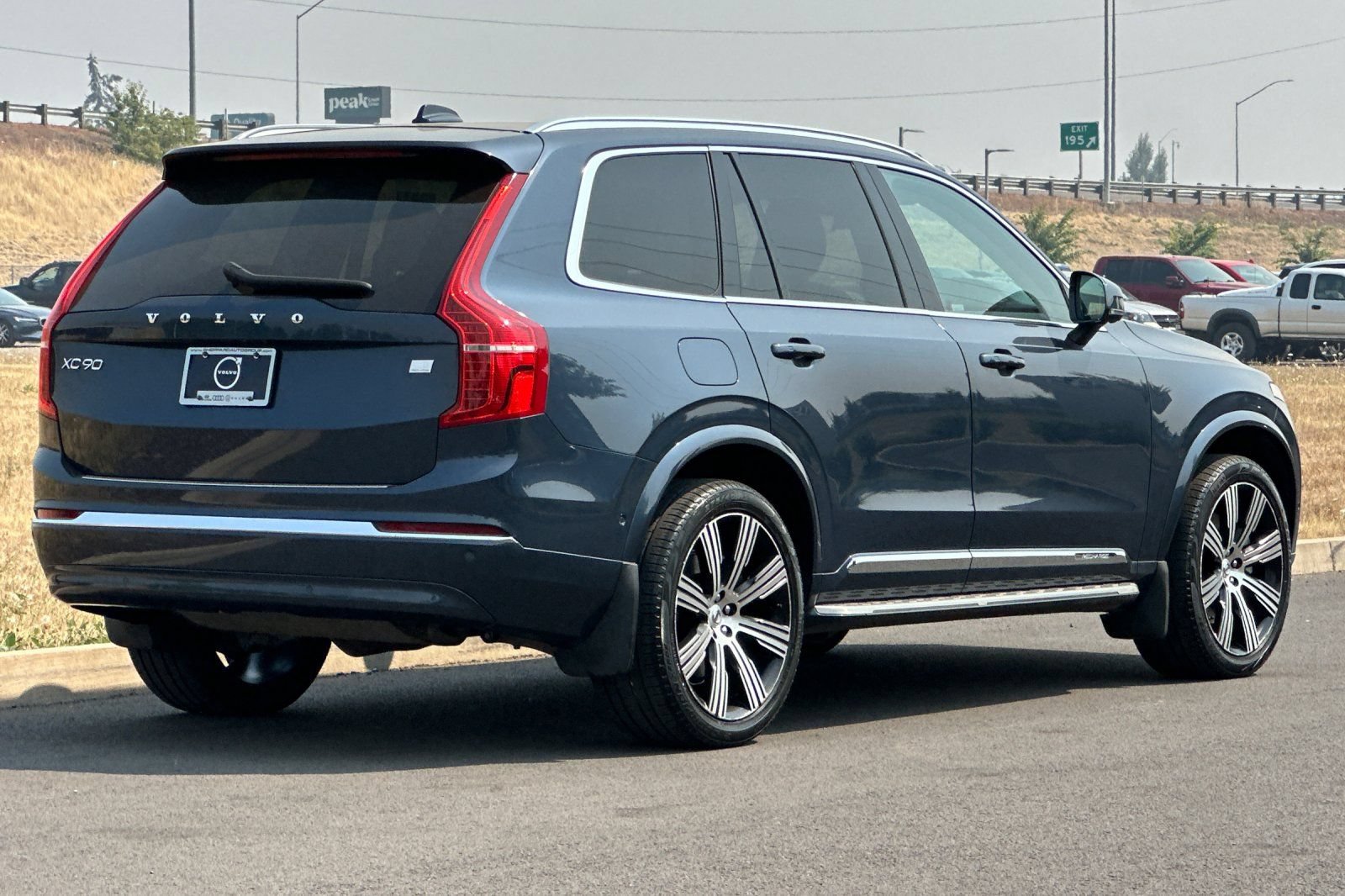 Used 2023 Volvo XC90 T8 Plus AWD/4WD image 3