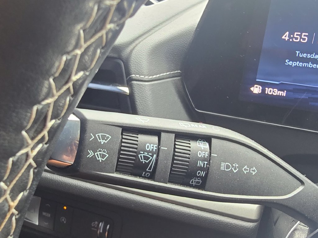 Used 2025 Chevrolet Traverse LT w/ Sun and Wheel Package FWD image 41