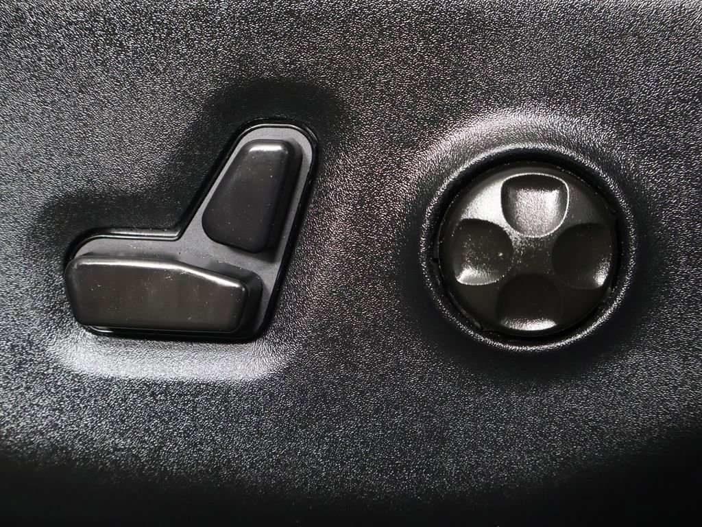 Used 2025 Chrysler Pacifica Select FWD image 26