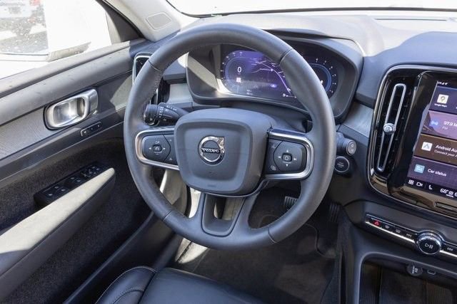 Used 2024 Volvo XC40 B5 Plus image 23