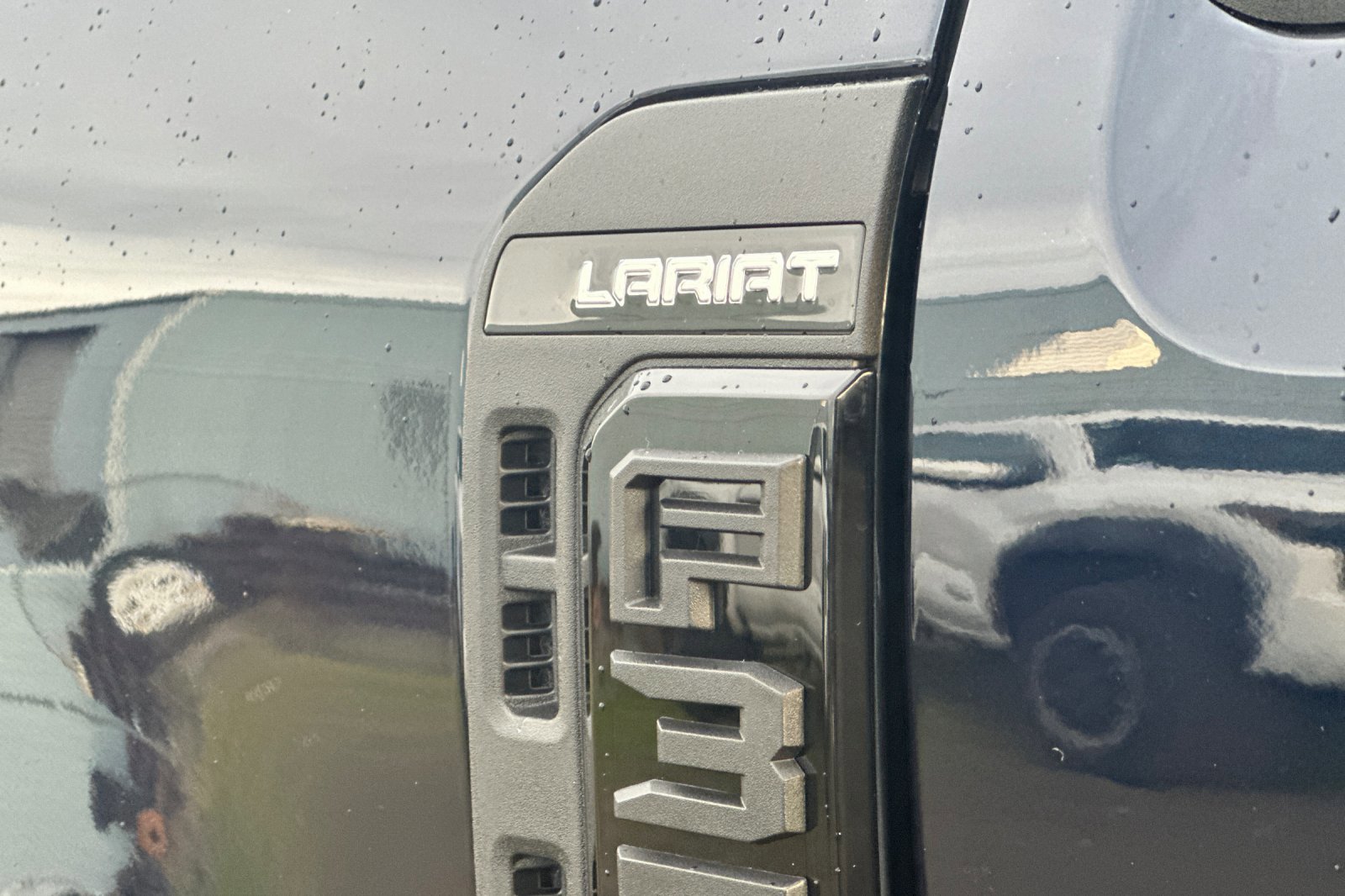 Used 2024 Ford F350 Lariat w/ Sport Appearance Package image 27