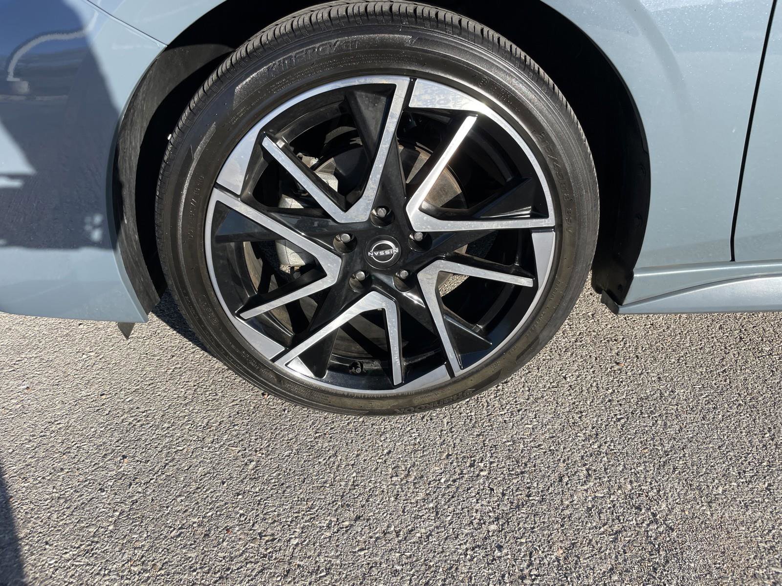 Used 2024 Nissan Sentra SR w/ SR Premium Package image 35