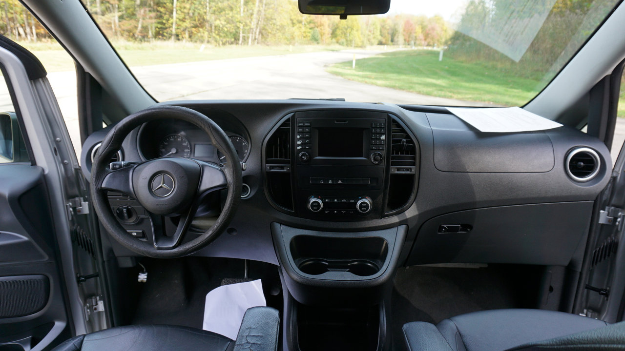 Used 2016 Mercedes-Benz Metris Passenger image 18