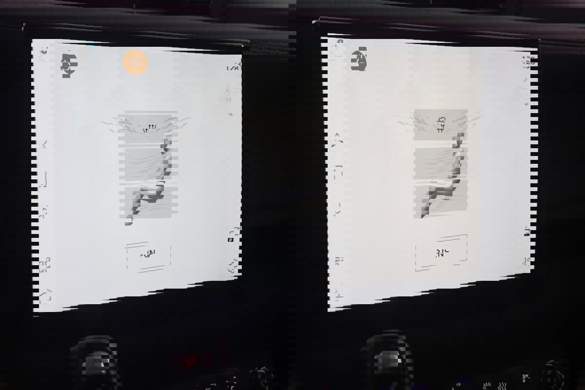 Used 2022 Land Rover Defender 110 SE image 36