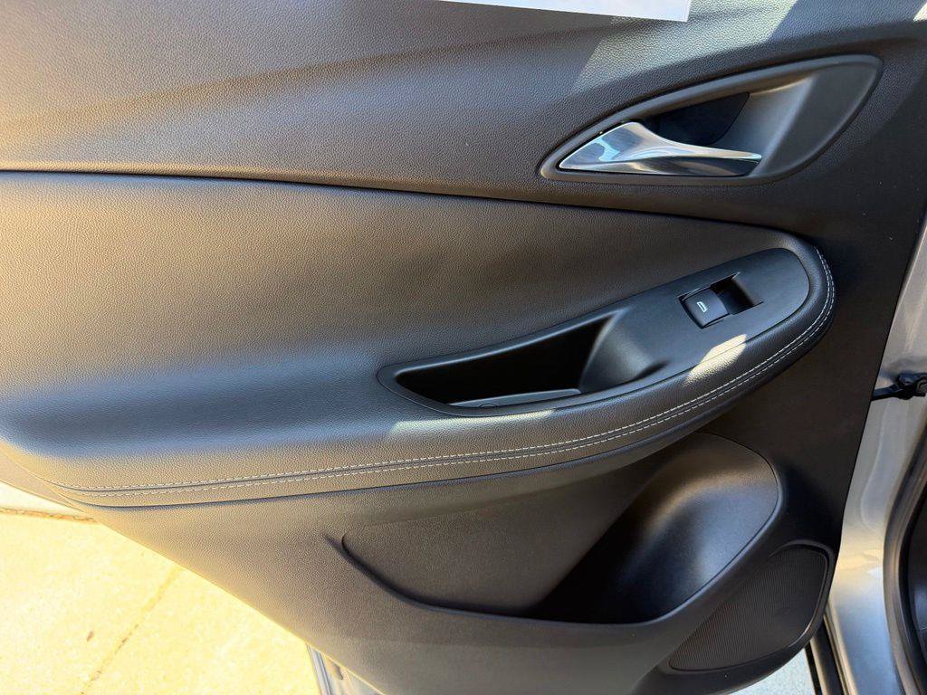 Used 2023 Buick Encore GX Select FWD image 13