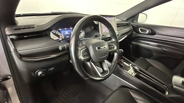 Used 2022 Jeep Compass Latitude w/ Sun and Sound Group AWD/4WD image 13