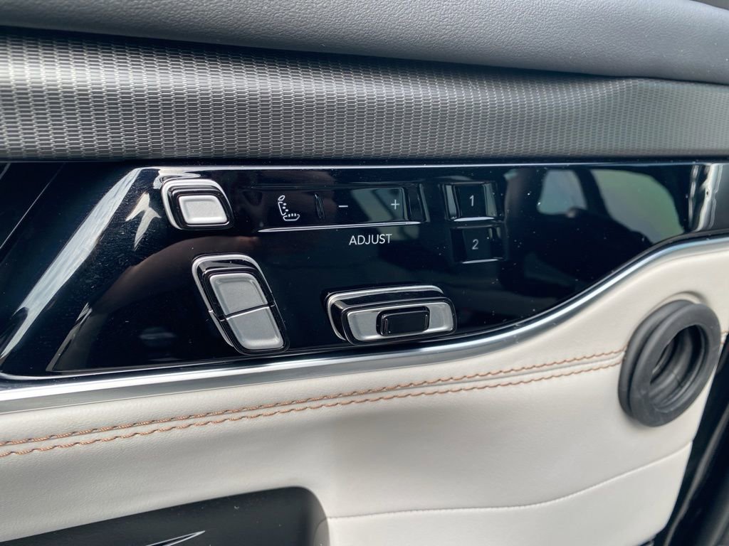 New 2026 Jeep Grand Wagoneer Summit image 11