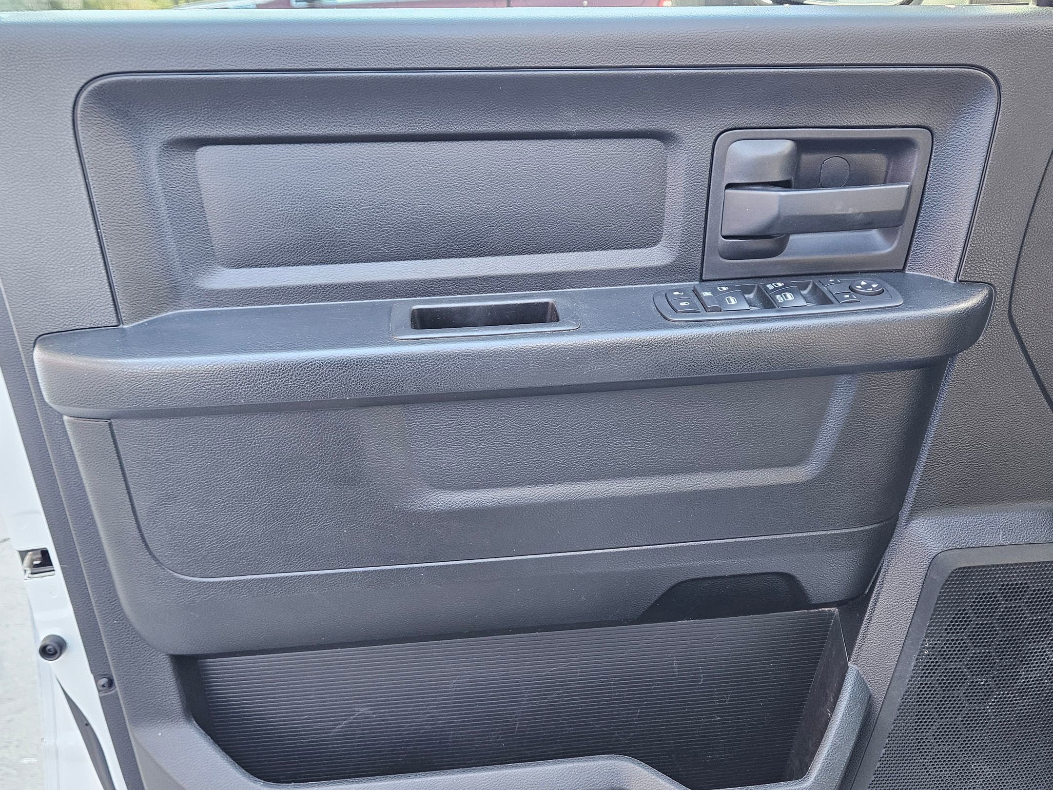 Used 2018 RAM 1500 Tradesman image 17