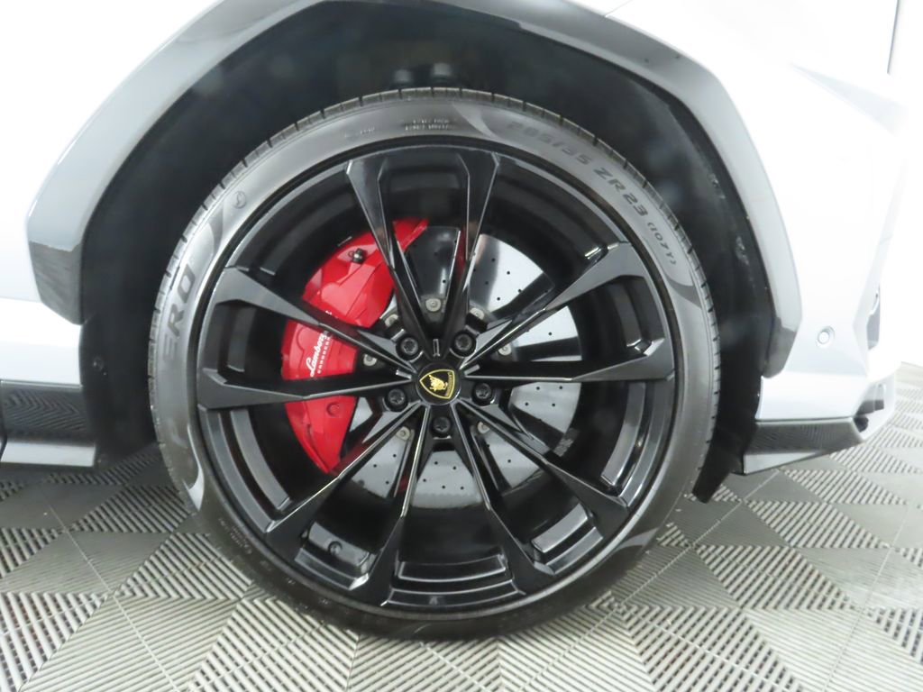 Used 2022 Lamborghini Urus image 34