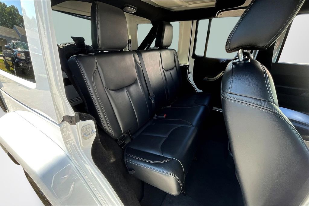 Used 2018 Jeep Wrangler Unlimited Sahara image 23