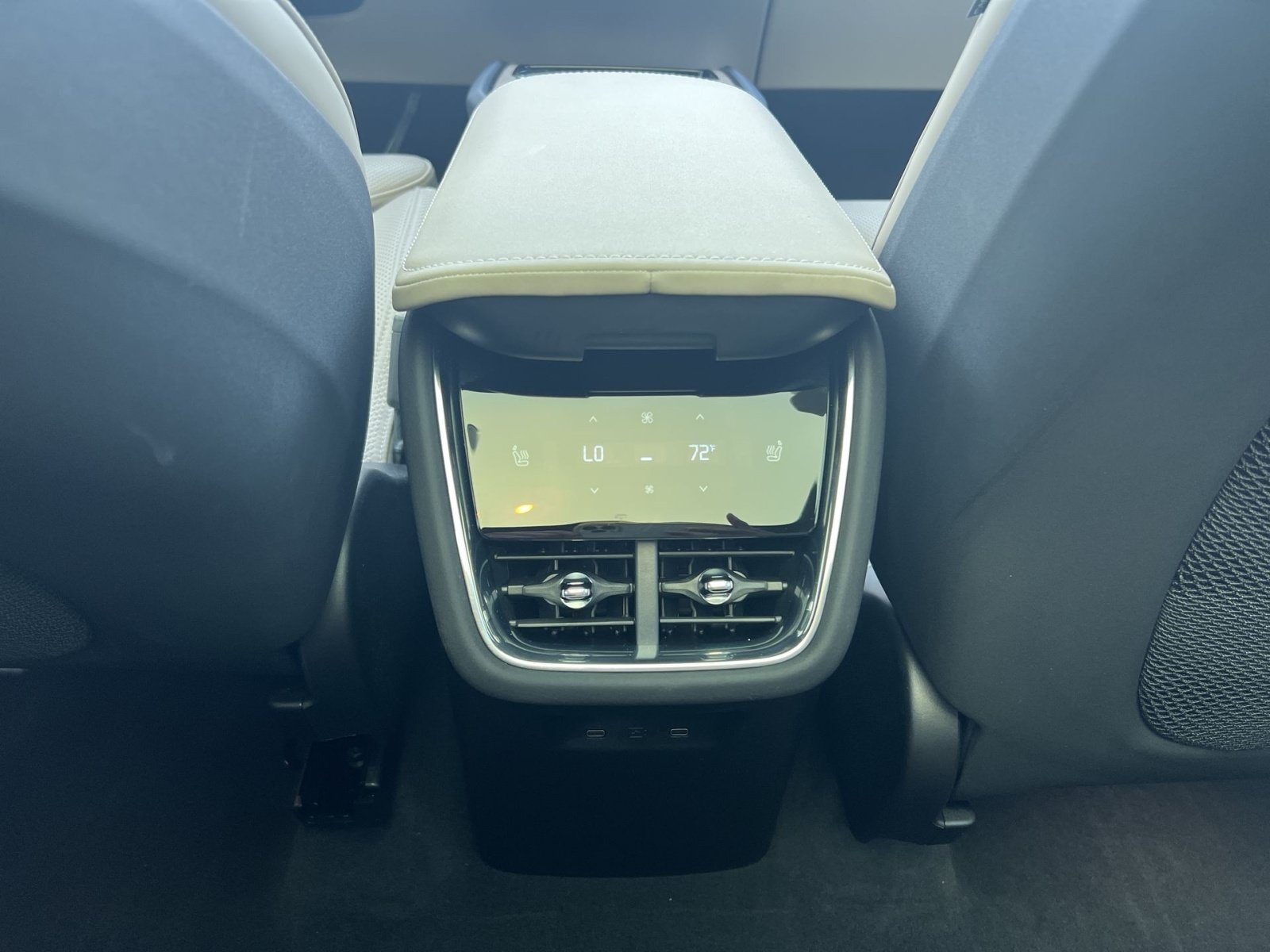 New 2026 Volvo EX90 Ultra AWD/4WD image 31