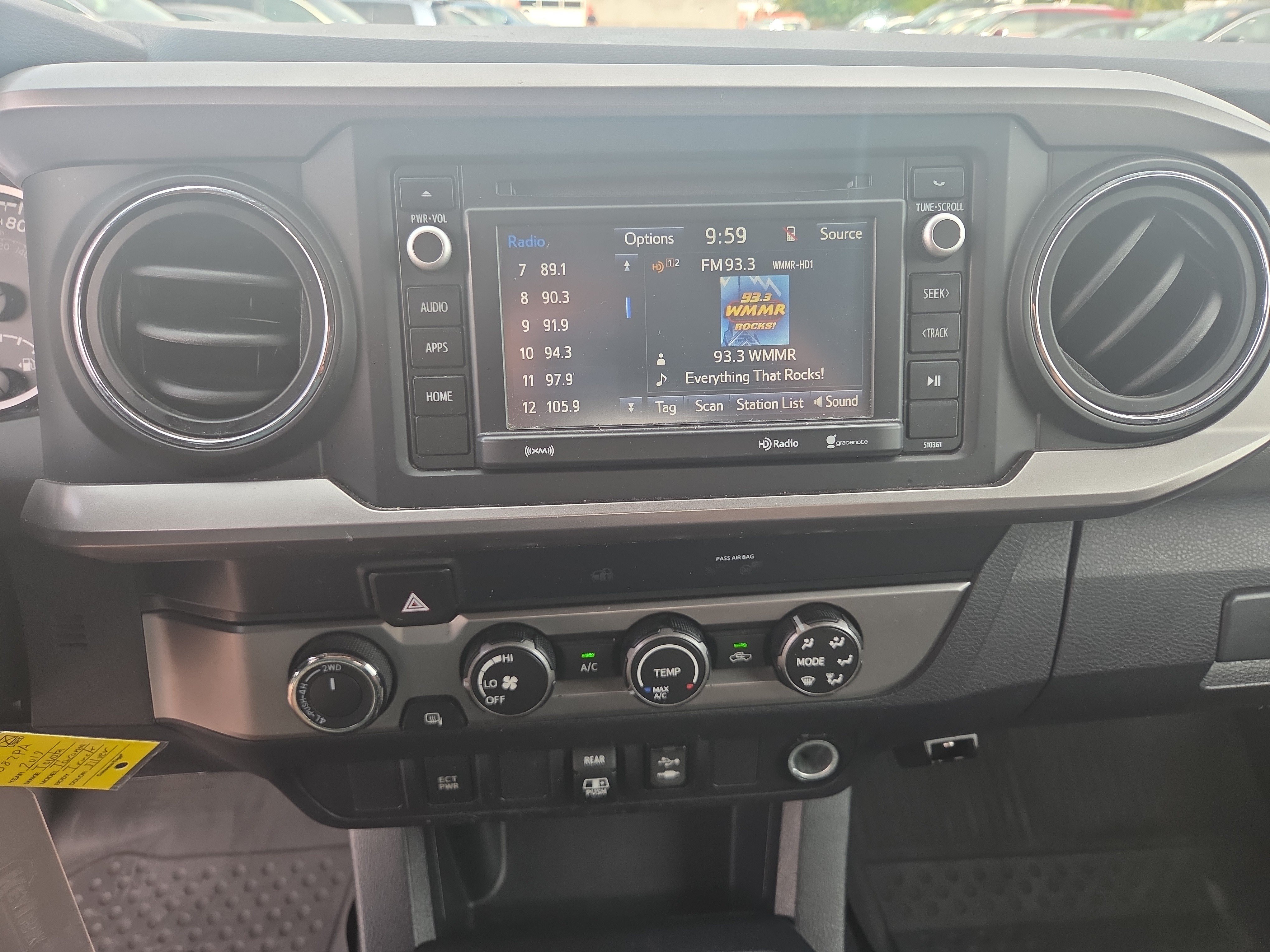 Used 2019 Toyota Tacoma SR5 AWD/4WD image 22