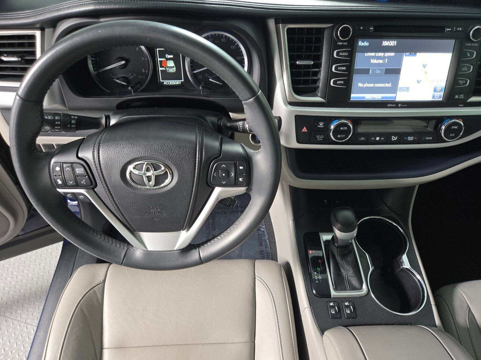 Used 2014 Toyota Highlander XLE FWD image 15