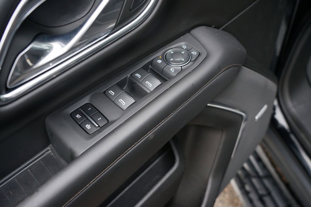 Used 2023 Chevrolet Suburban High Country w/ Premium Package image 16