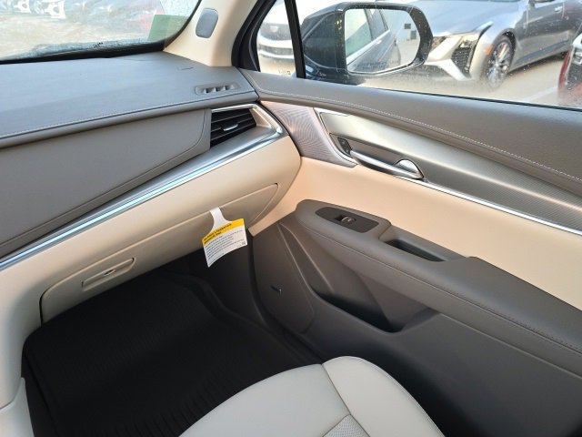 New 2025 Cadillac XT5 Premium Luxury w/ LPO, Floor Liner Package image 20