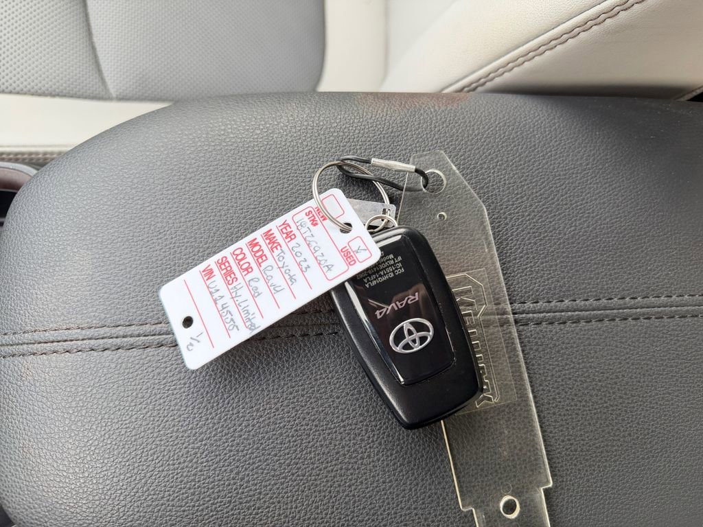 Used 2023 Toyota RAV4 Limited image 31
