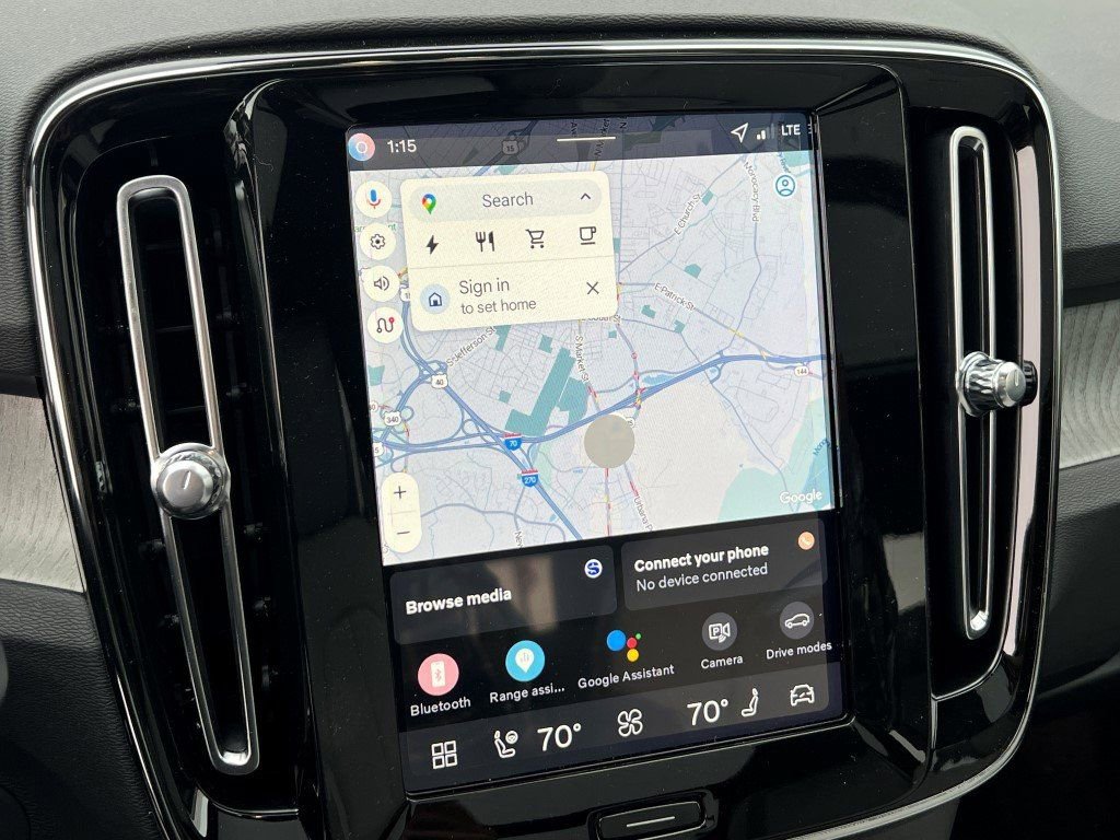 New 2026 Volvo EX40 Plus w/ Climate Package image 21