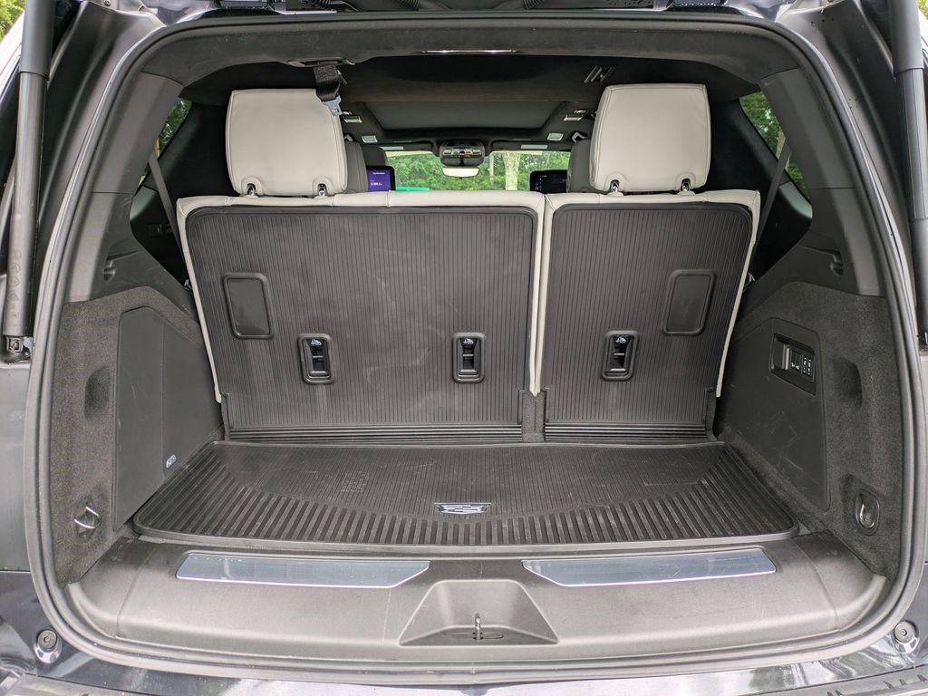 Certified 2025 Cadillac Escalade Premium Luxury Platinum w/ LPO, Radiant Package RWD image 13