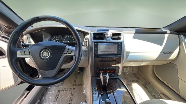 Used 2006 Cadillac XLR V RWD image 17