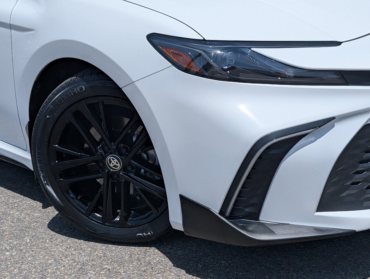 Used 2025 Toyota Camry SE w/ Convenience Package FWD image 10
