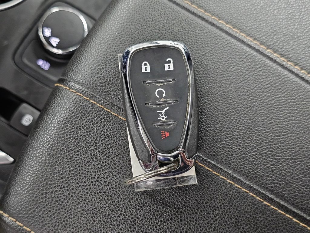 Used 2019 Chevrolet Traverse LT FWD image 39