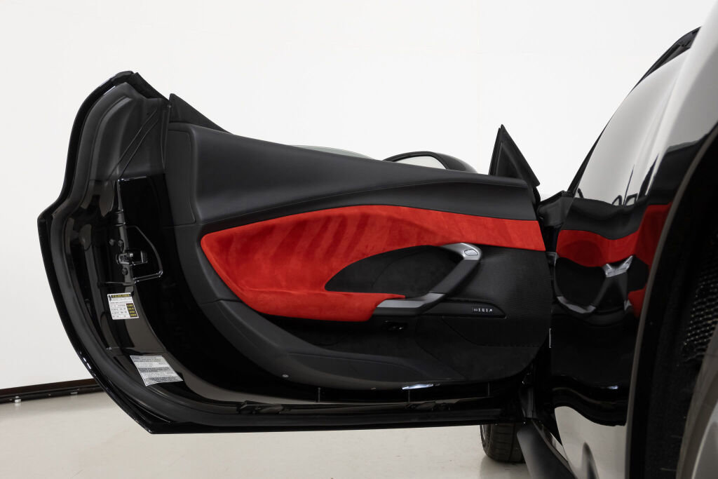 Used 2025 Ferrari 296 GTS image 30