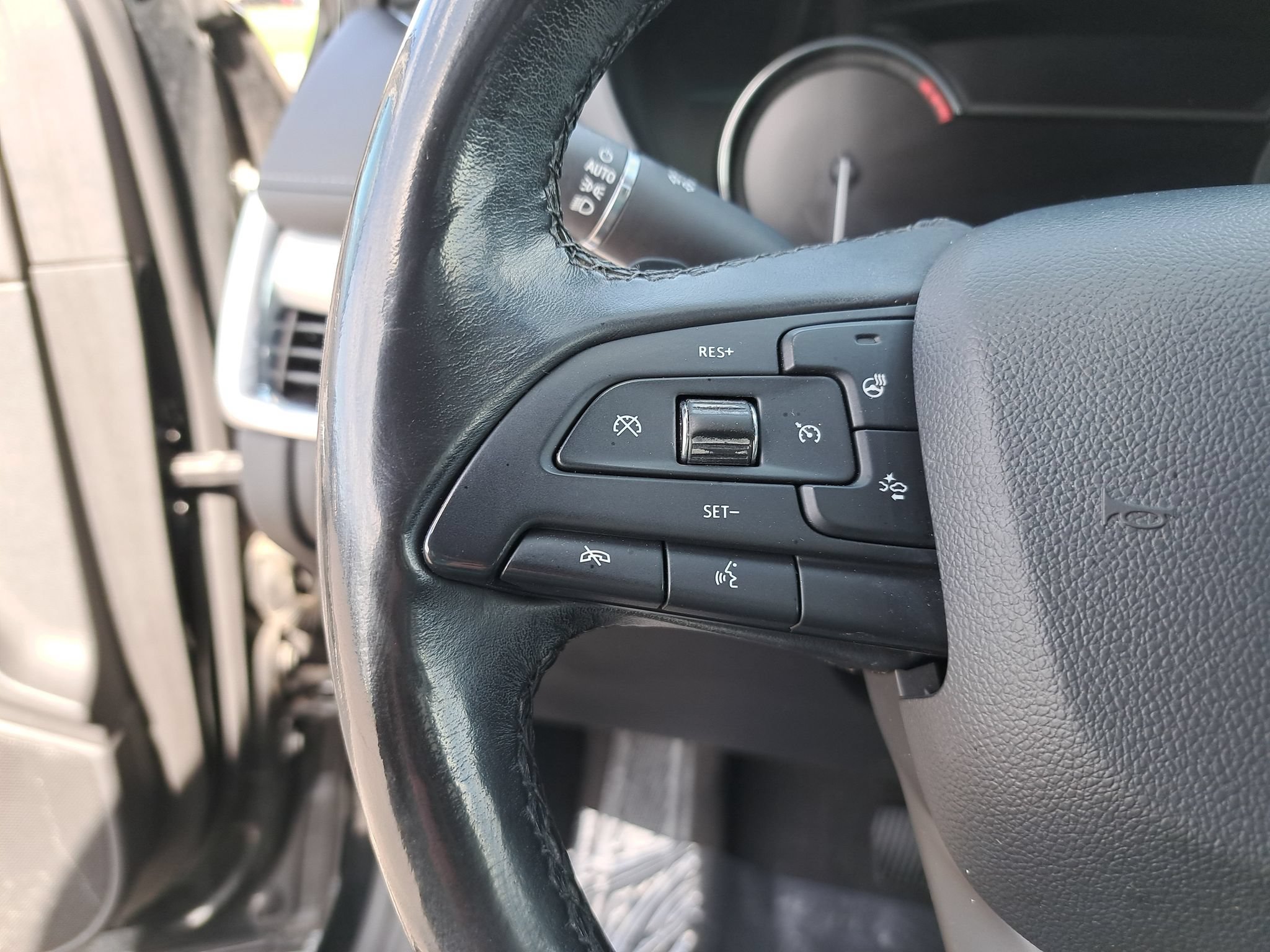 Used 2019 Cadillac XT4 Premium Luxury AWD/4WD image 18