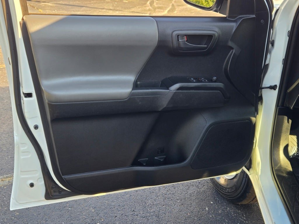 Used 2021 Toyota Tacoma SR RWD image 21